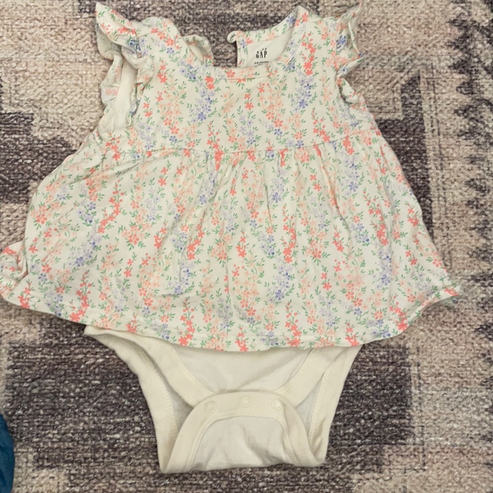 3-6 month baby gap flora one piece